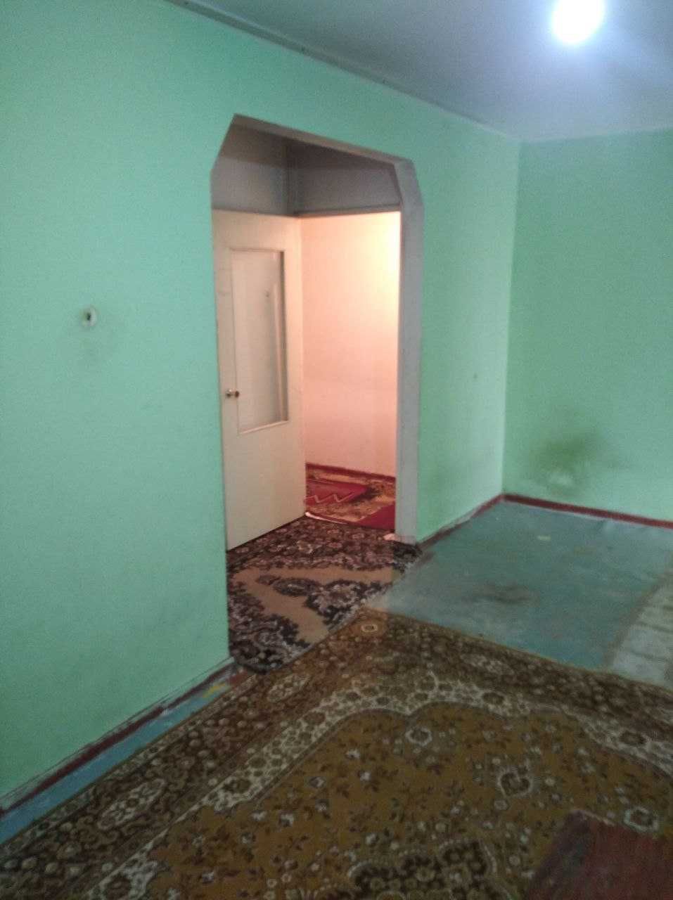 Доканал, черемушкада 1 этаж, 2 хонали (56 кв) квартира сотилади.