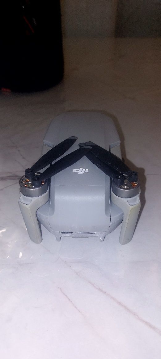 Квадрокоптер - дрон. dji mavic mini