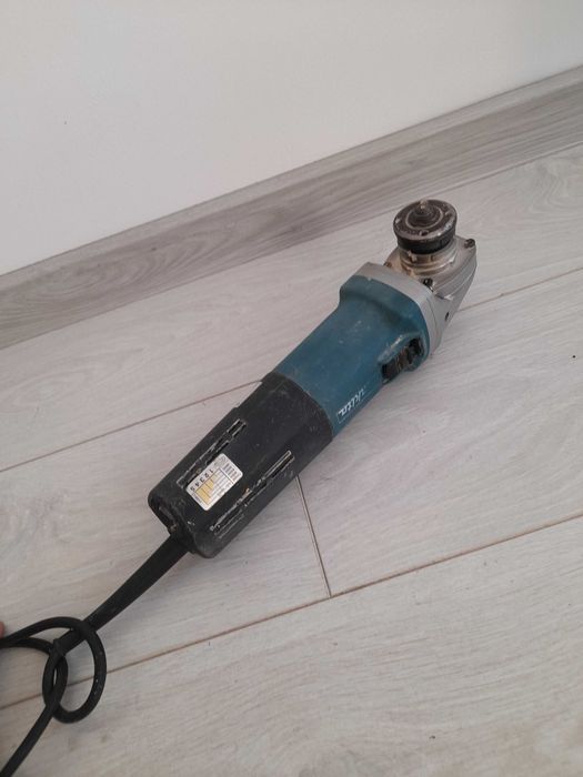 Makita 9565CVR ъглошлайф