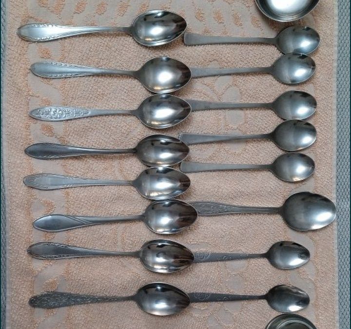 Ложки, вилки и кухонные принадлежности