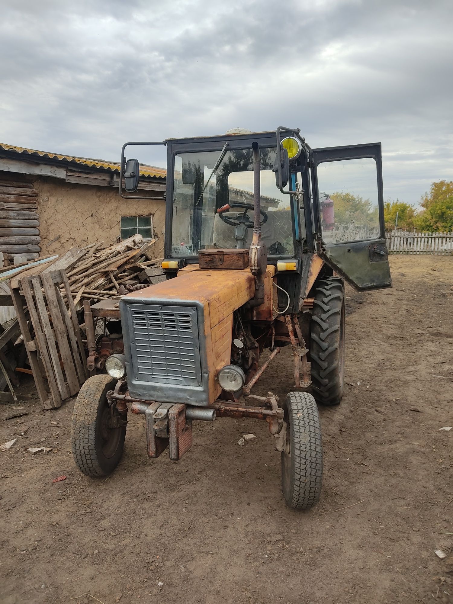 Продам трактор т25