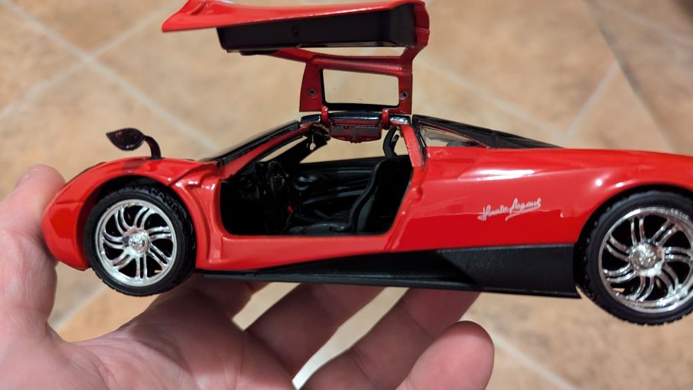 Macheta Pagani Huayra 1:24