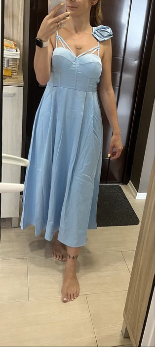 Официална сатенена рокля LBD