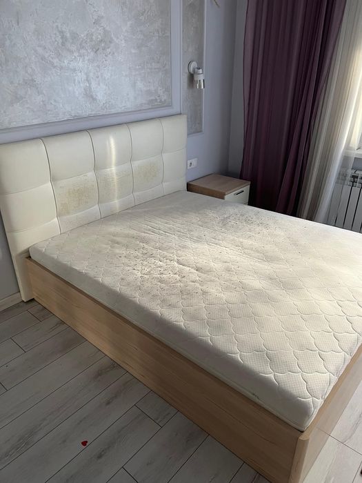 Продам кровать без матраса