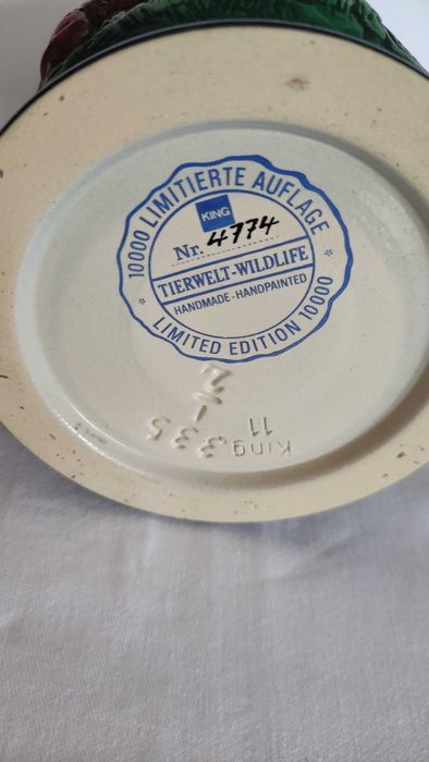 Винтидж релефна керамична халба с 3Д орел