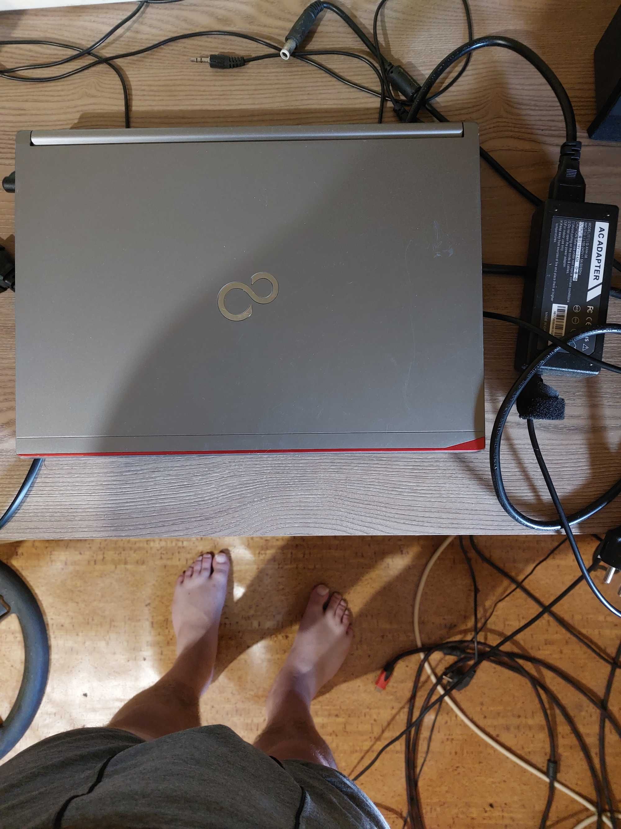 Продавам лаптоп FUJITSU LIFEBOOK