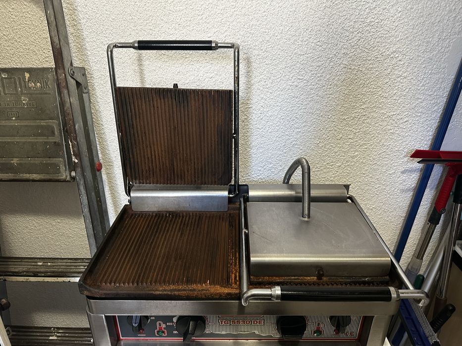 Професионална скара/контактен грил SSS TG 5530 DE