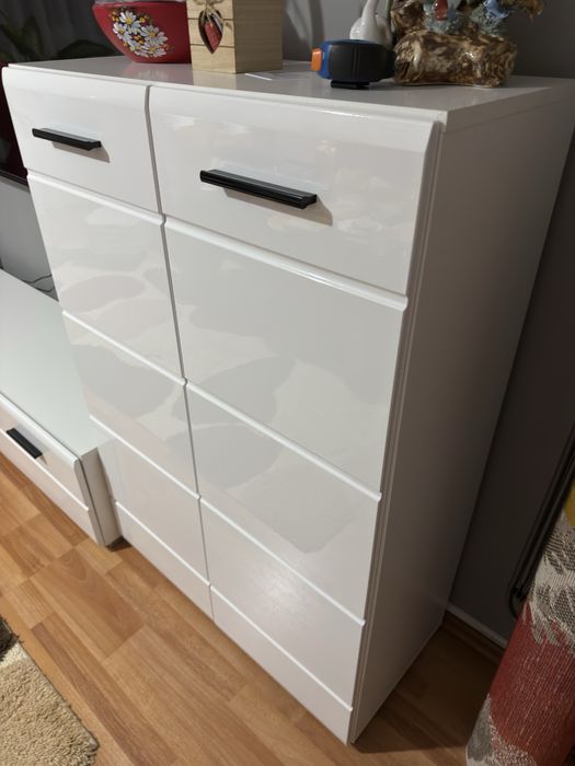 Vand mobila de camera de zi