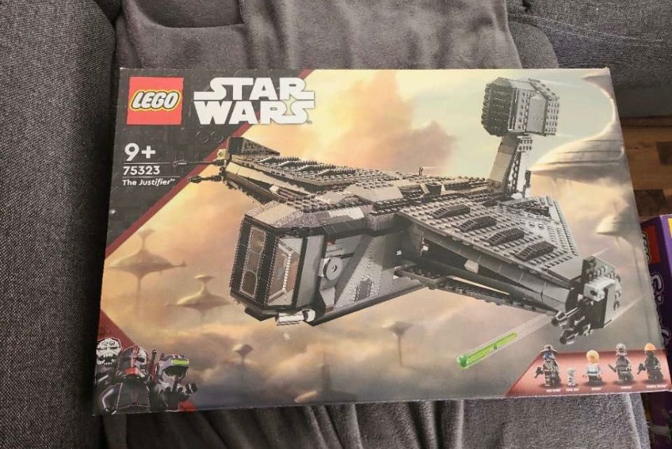 Lego Star Wars 75323