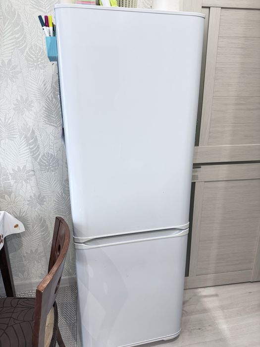 продам холодильник Бирюса