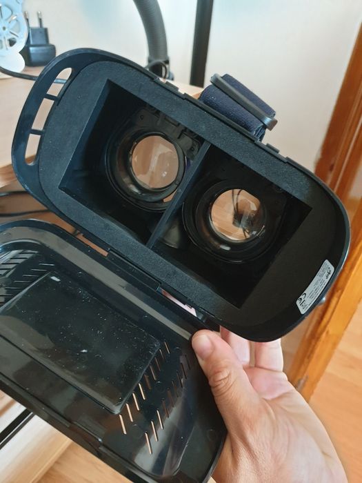 Ochelari VR pentru mobil