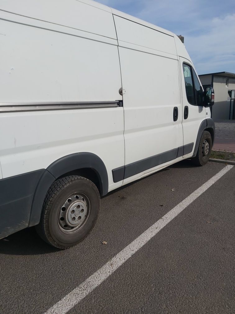 Ofer servicii de transport