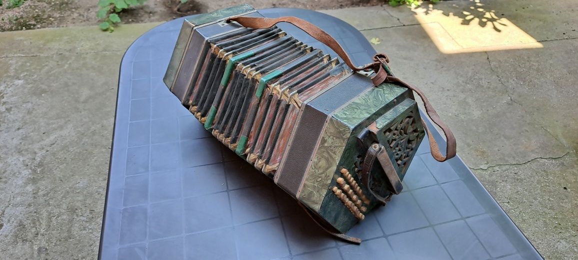 Bandoneon (armonică)- instrument muzical foarte vechi