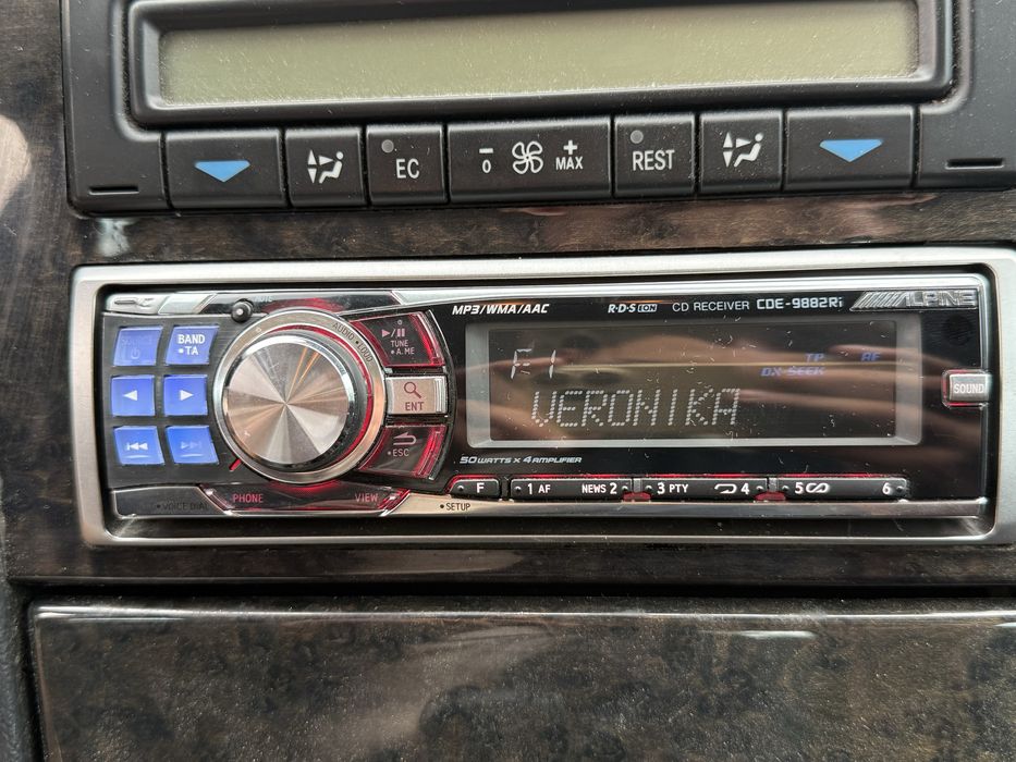 Alpine CDE-9882RI BT/USB/AUX