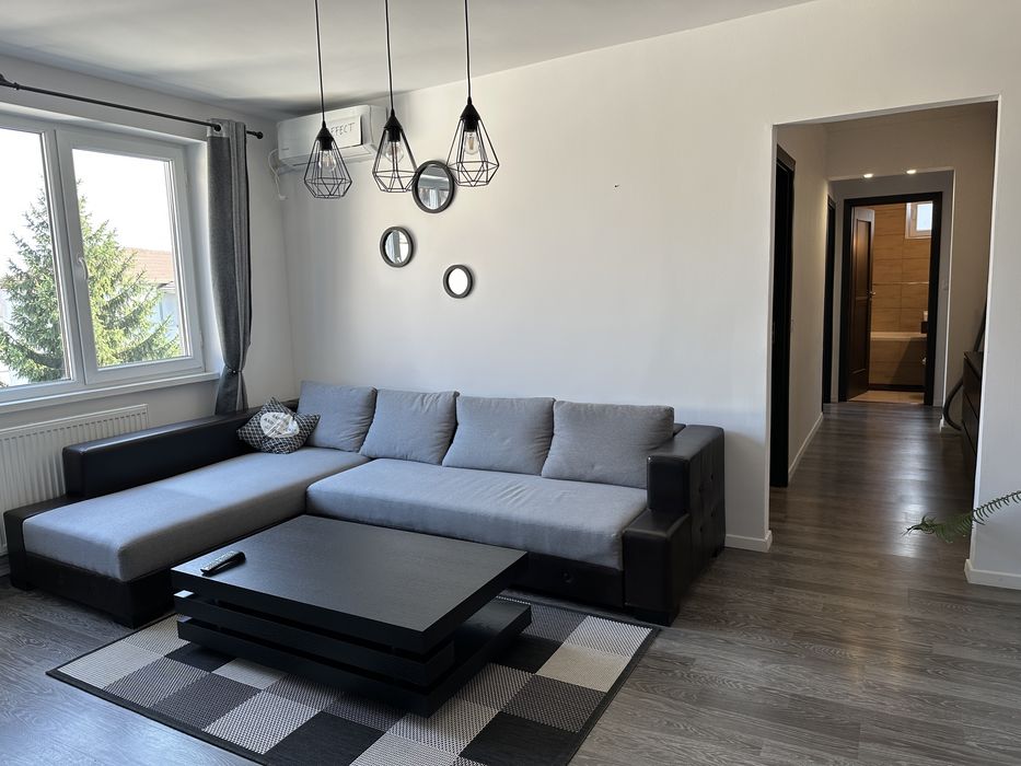 Apartament 4 camere - de inchiriat