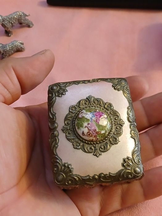 Caseta vintage metal