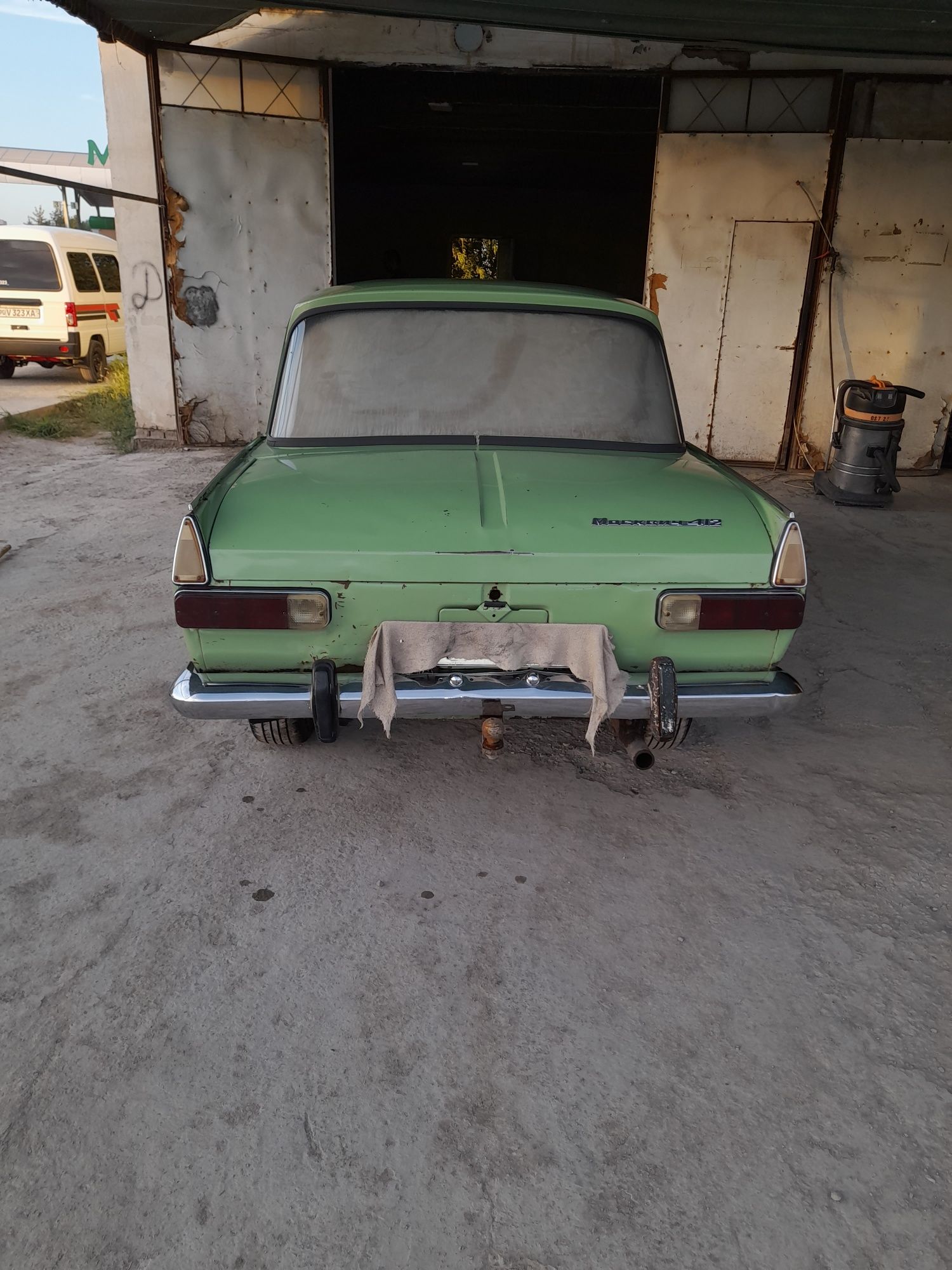 Maskvich 412 sotiladi