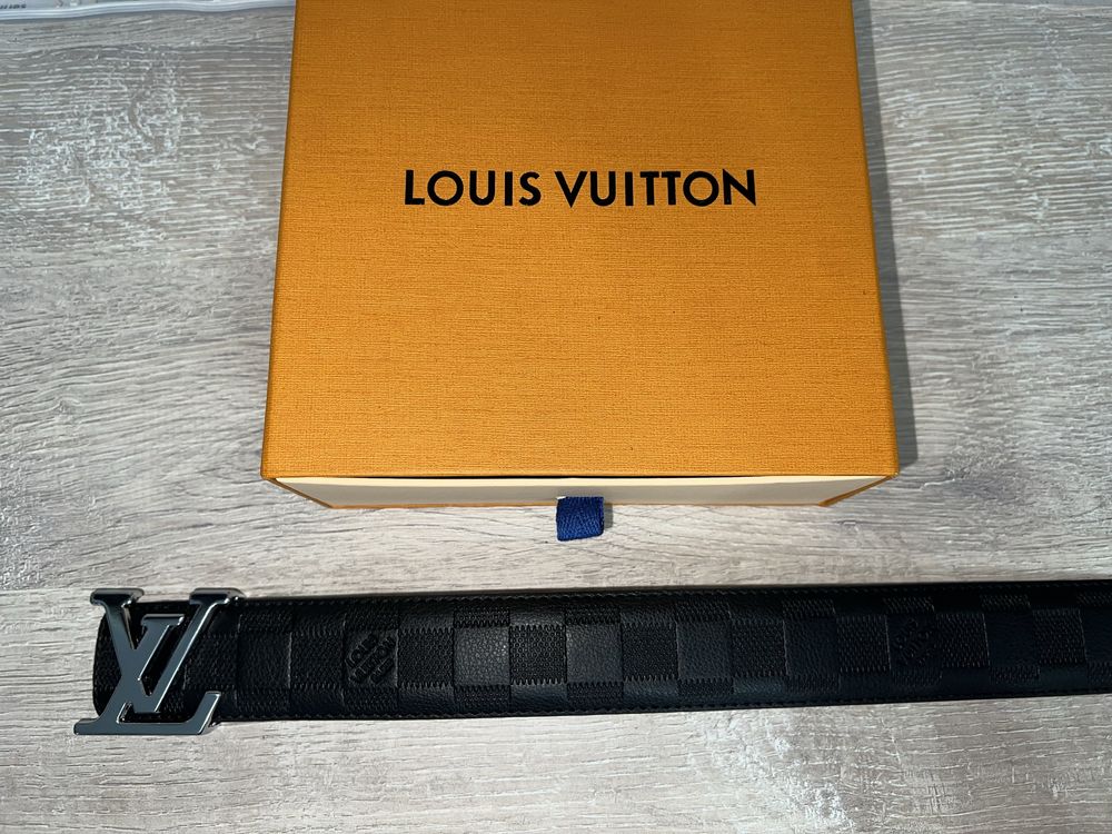 Curea Louis vuitton colecția Nouă