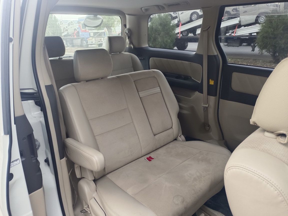 Toyota Alphard Тойота алфард