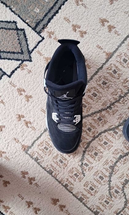 Jordan 4 White Thunder