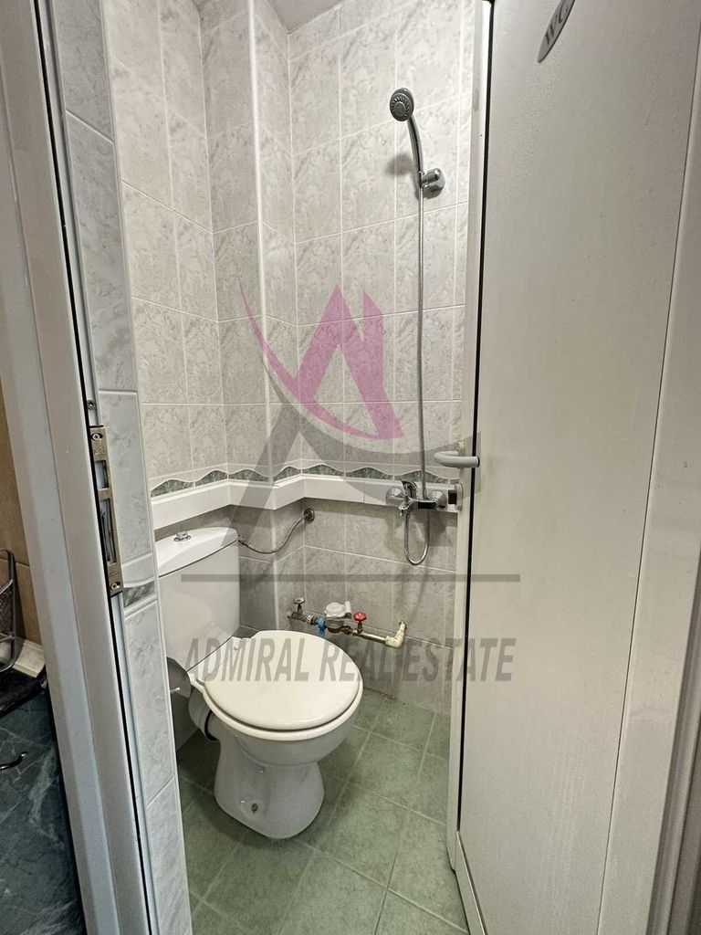 Дава се под наем Едностаен апартамент в Варна, ЖП Гара - 30 кв.м за 200 € - Снимка #2