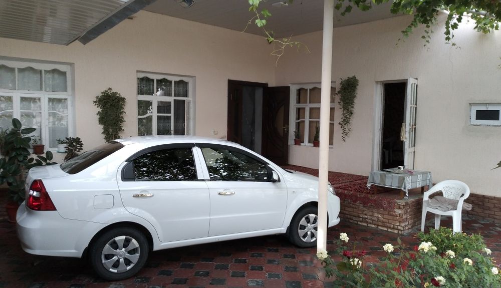 Продается участок .4 сотки 4 ком.Кибрайский район.Набережный.