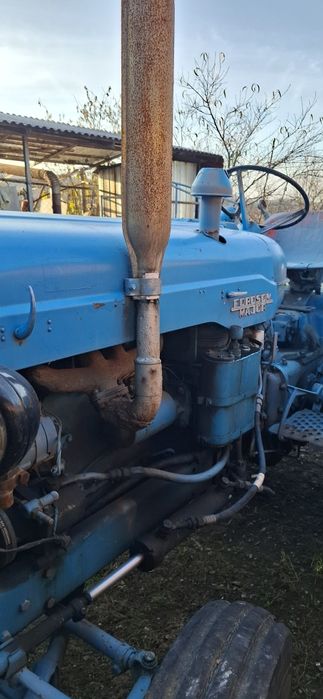 Vând tractor Fordson Major