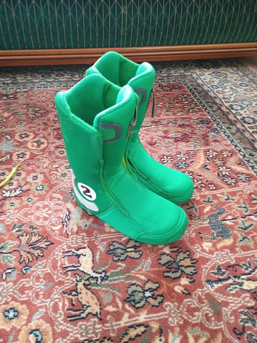 Vând boots snowboard