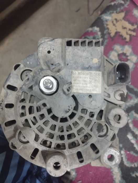 Продам генератор Bosch