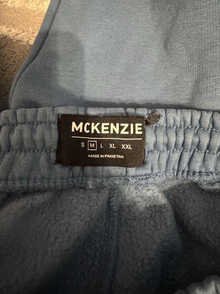 Анцунг Mckenzie .