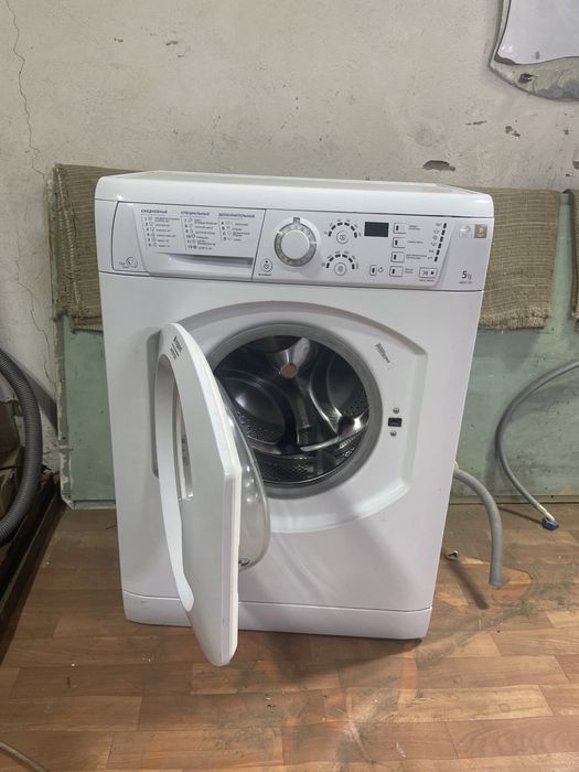 Стиральная машинка ariston