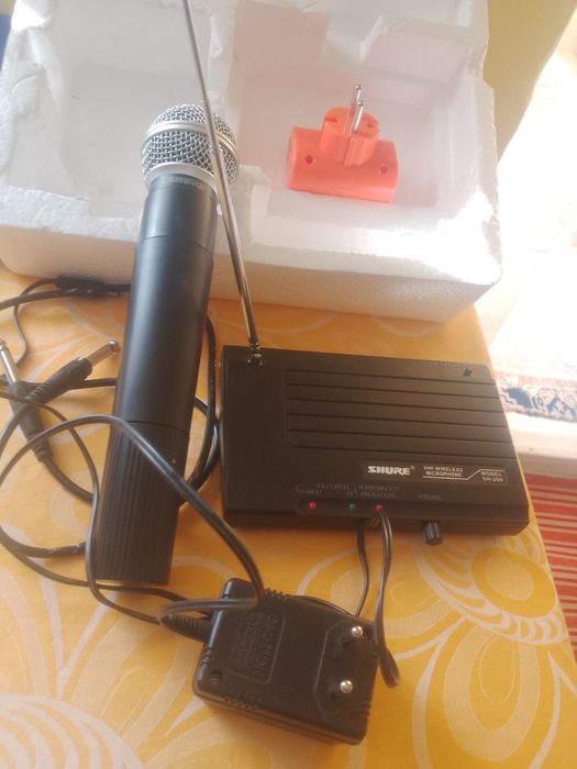 Vind microfon Shure made Canada aproape nou perfect funcțional l