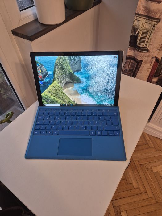 Laptop tableta Microsoft surface i7 ssd256 16gb ram