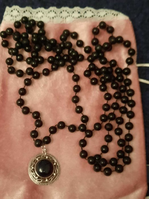 Продам ьидутерию, браслеты разные