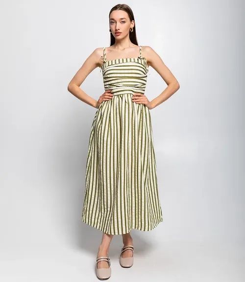 Новое платье, размер стандарт.