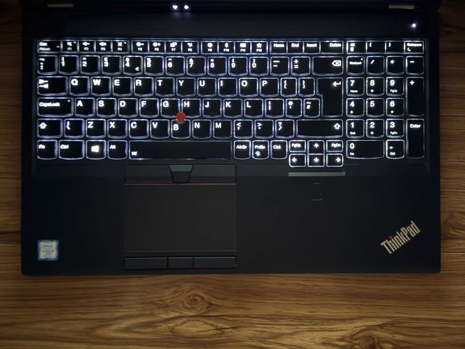 Lenovo p52`i7-8850H/Nvidia P3200-6GB/32GB RAM/512GB SSD/Бат 6ч/FHD IPS