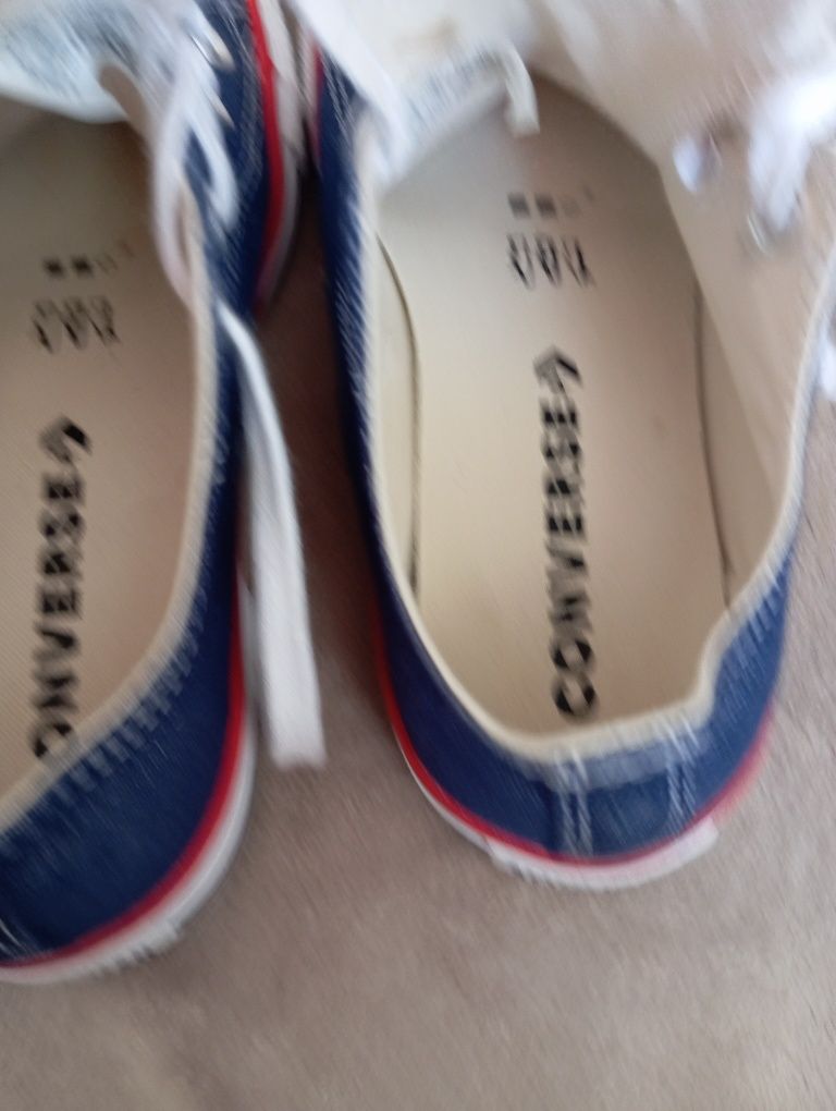 Tenisi Converse Chuck Taylor "hearts", mărimea 36.5