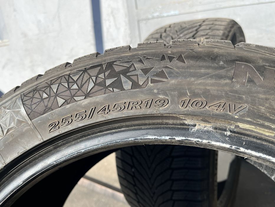 2 бр. зимни гуми 255/45/19 Nexen DOT 2623 7 mm