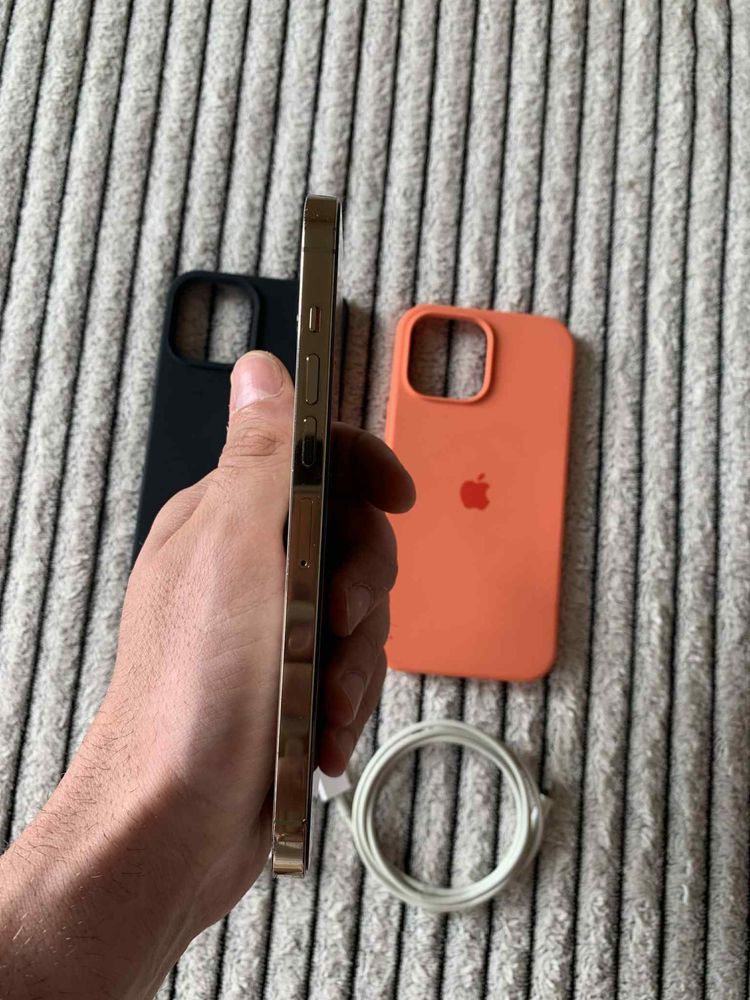iPhone 13 Pro Max 128 Gold (Златен) Телефона е в отлично състояние