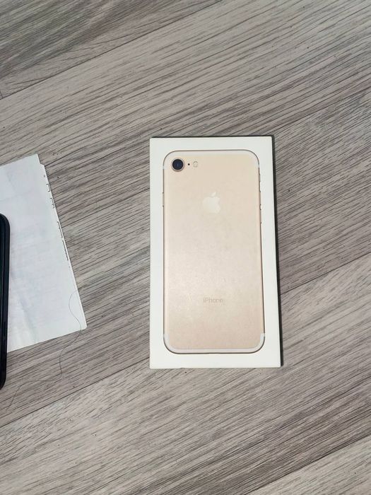 Продаю iPhone 7 32 ГБ