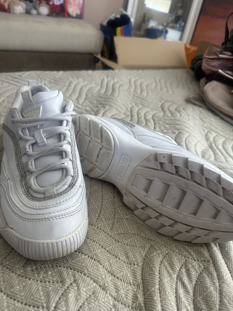 Кецове Guess.