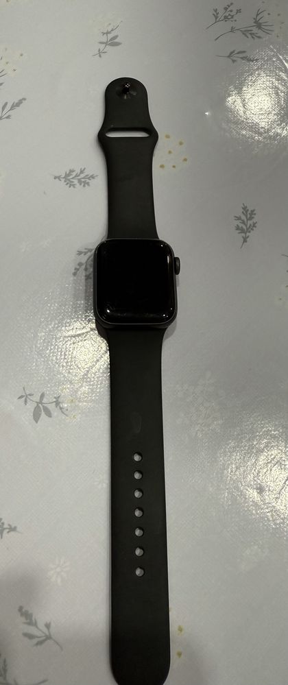Продам apple watch se 40мм