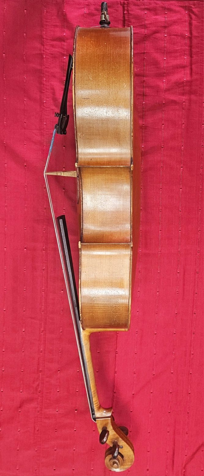 Виолончело модел Stradivari  1890г.

Модел: Stradivari W2

Bubenreuth