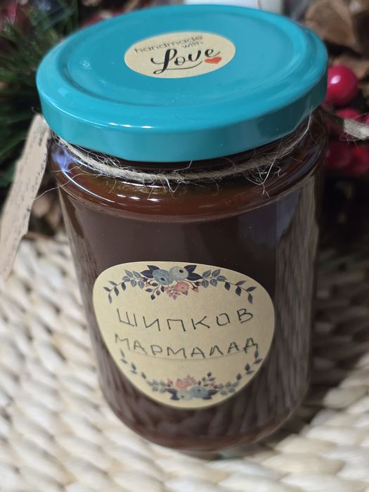 Шипков мармалад с кафява захар,ръчно приготвен