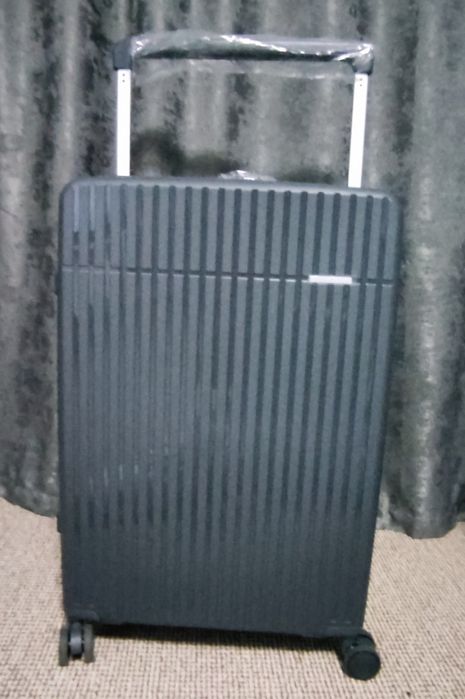 Чемодан полипропилен,размер L