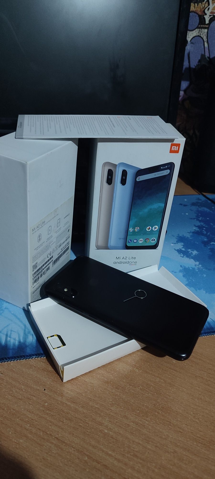 Продам срочно Xiaomi mi a2 lite