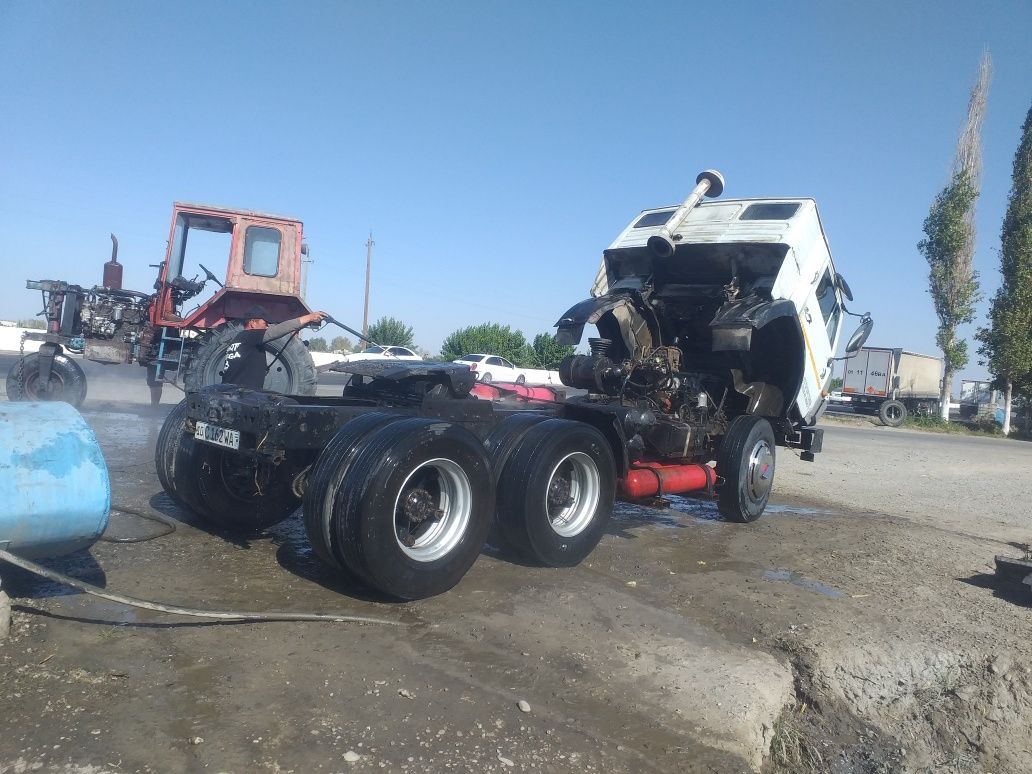 Kamaz tegach sotiladi
