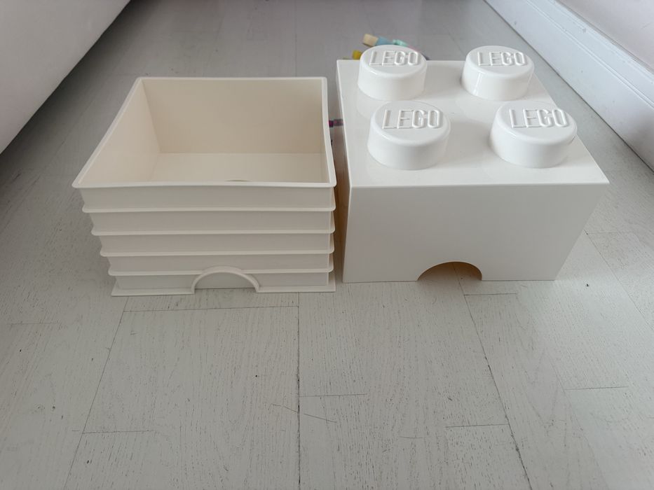 Vand cutii lego,albe