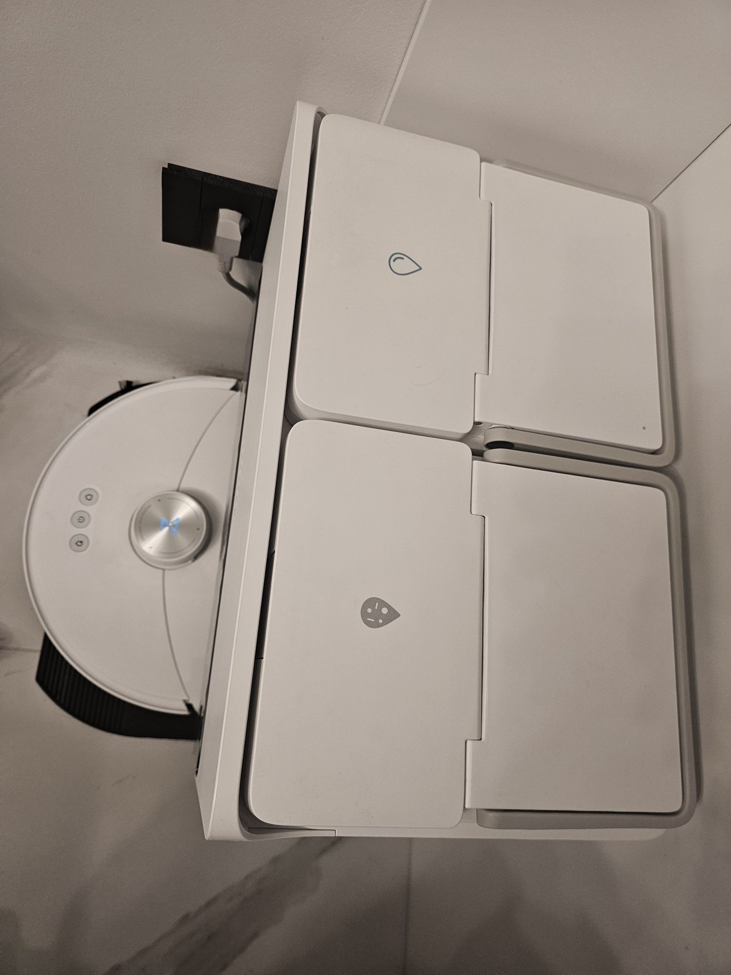 Roborock S8 maxV ultra with 8 in 1 automatic dock