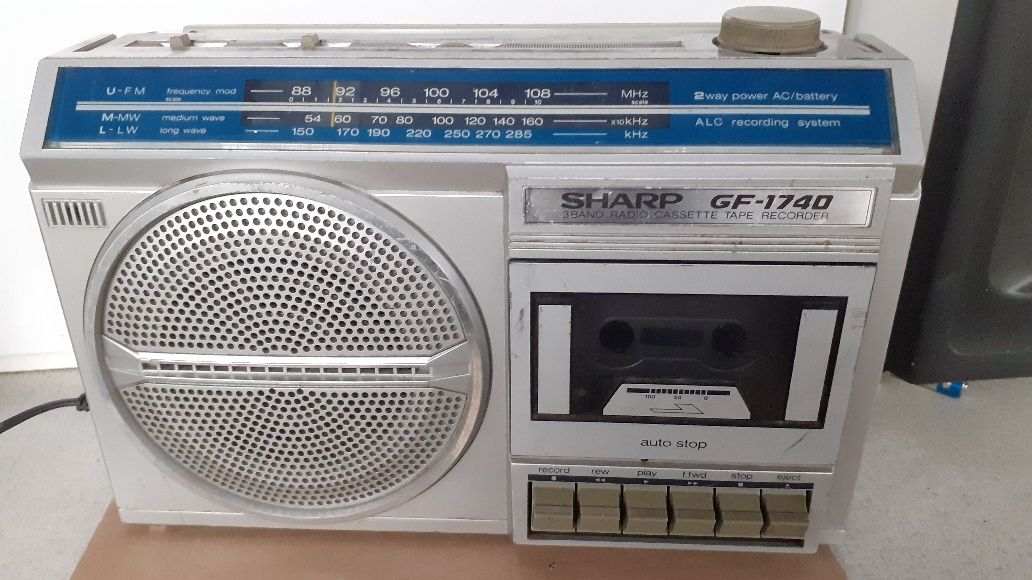 Radio casetofon Sharp